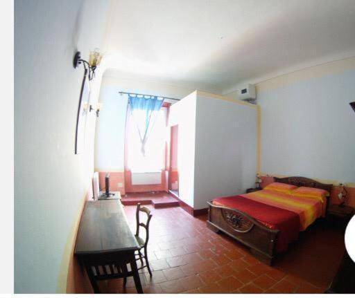 Appartamento Ampia stanza con bagno privato, centro Sassari Esterno foto