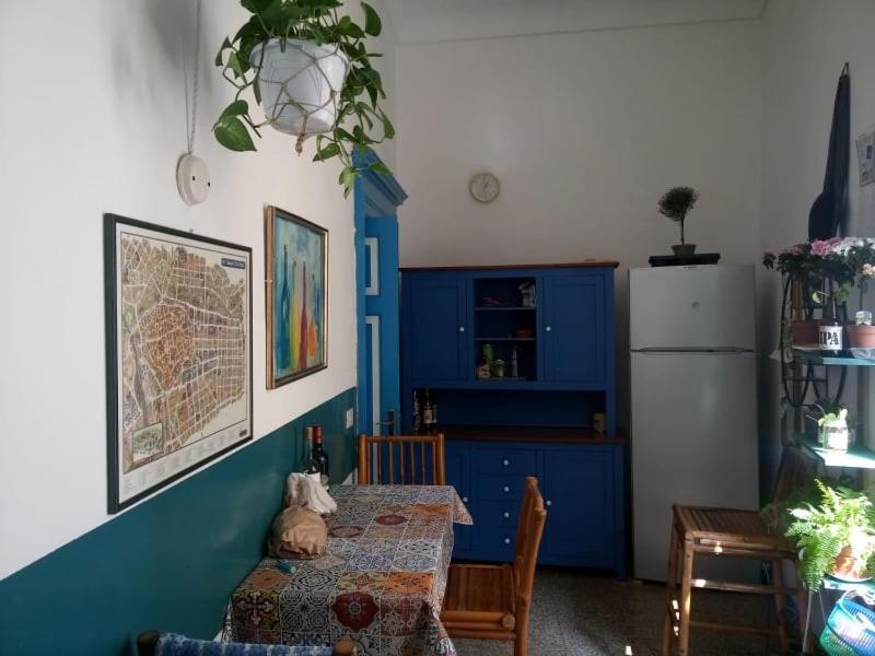 Appartamento Ampia stanza con bagno privato, centro Sassari Esterno foto