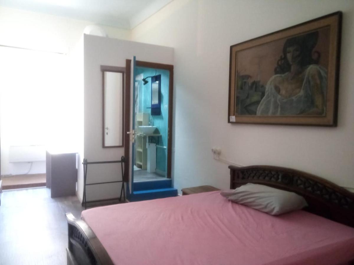 Appartamento Ampia stanza con bagno privato, centro Sassari Esterno foto